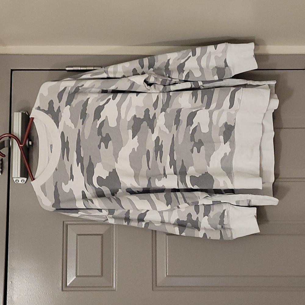 Arie - arie Grey oversized camo sweatshirt